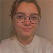 Hola muy buenas! :) Soy una estudiante de 19 años muy interesada en enseñar a pequeños de primaria todo sobre el inglés, de forma amena y divertida. También estoy dispuesta a dar otras lenguas, historia y alguna que otra materia. Podría desplazarme al dom